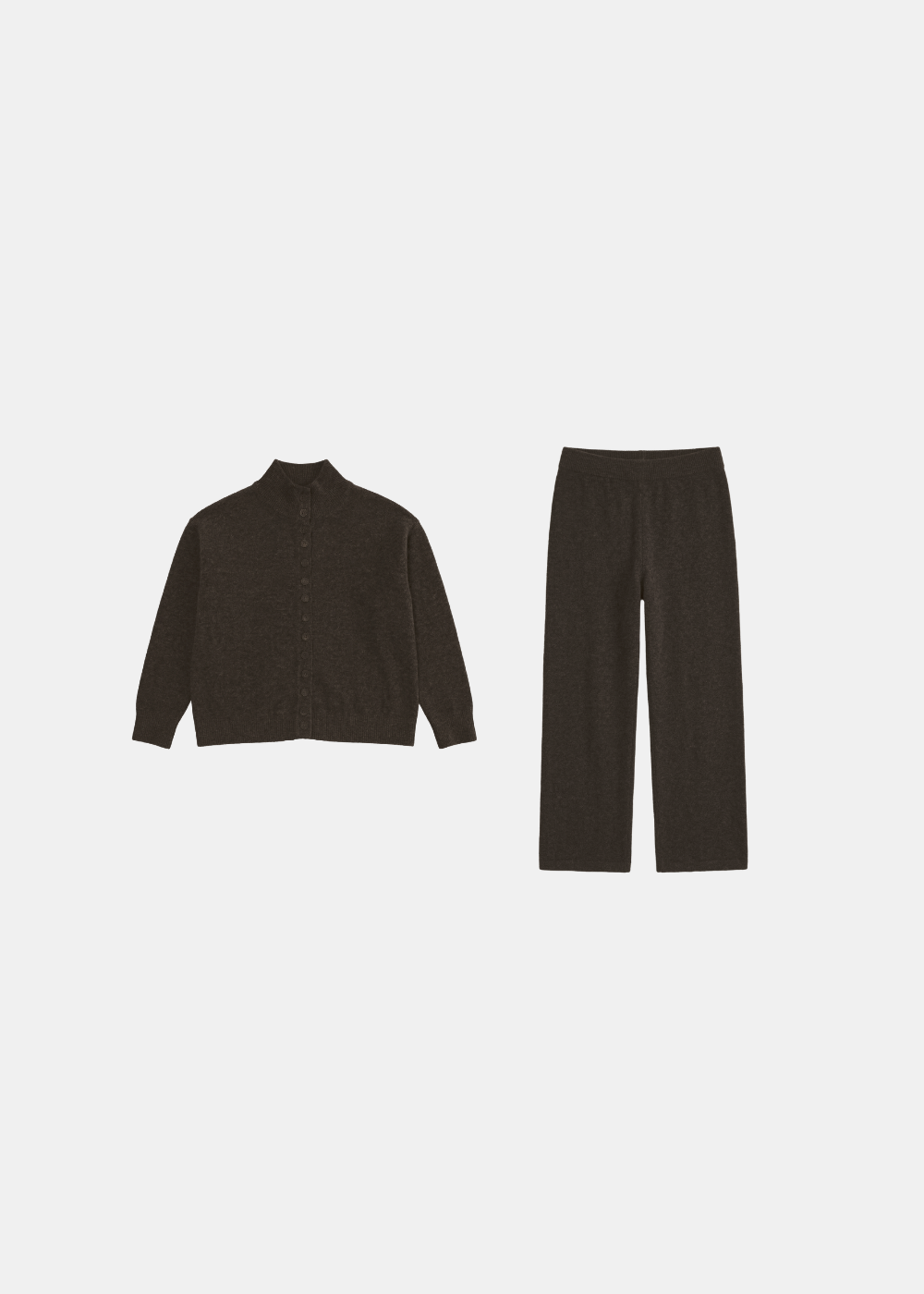 Ensemble deux pièces en tricot à col montant et boutons