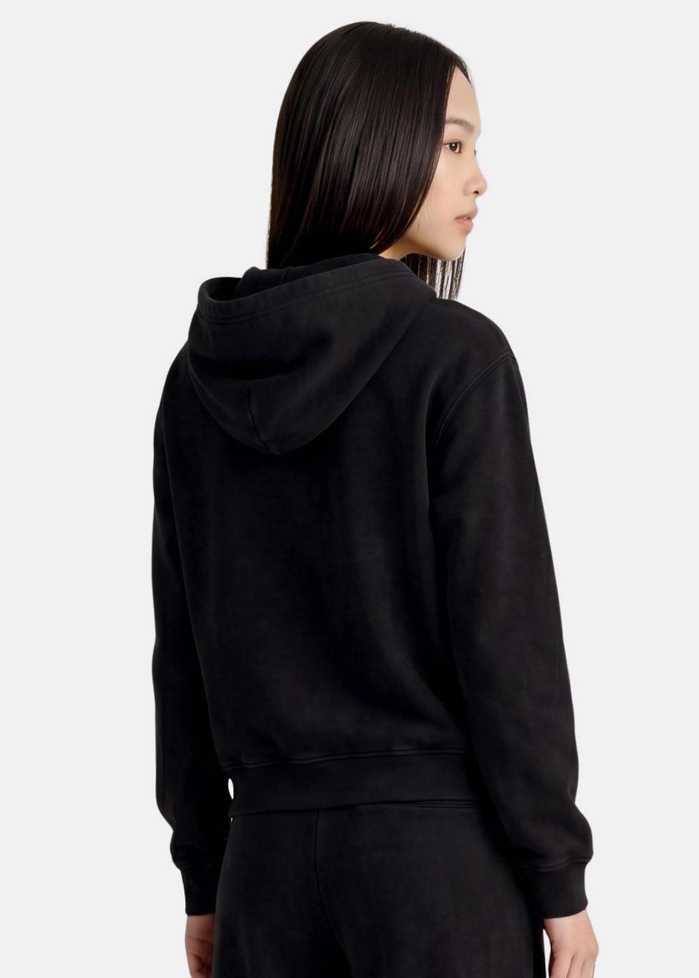 black — model wearing pullover