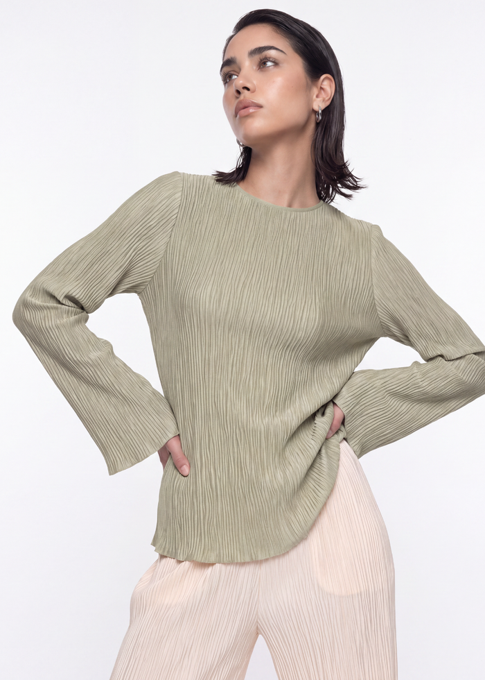 Crinkle Blouse Sage Green- model 